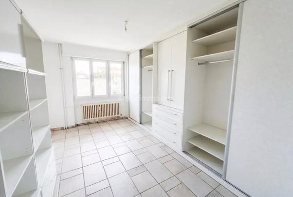 Vente                                                      Appartement
                        
                     3 pièces                      84 m2                     à Colmar