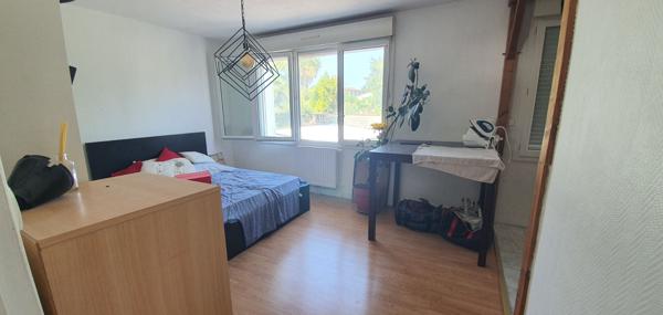 MAISON ETAGE 4 CHAMBRES JARDIN ARBORE ET CLOTURE