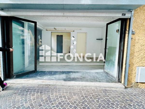 Location Local commercial 1 pièce 29 m² - 10 RUE DES COMBATTANTS Le Grau Du Roi 34240