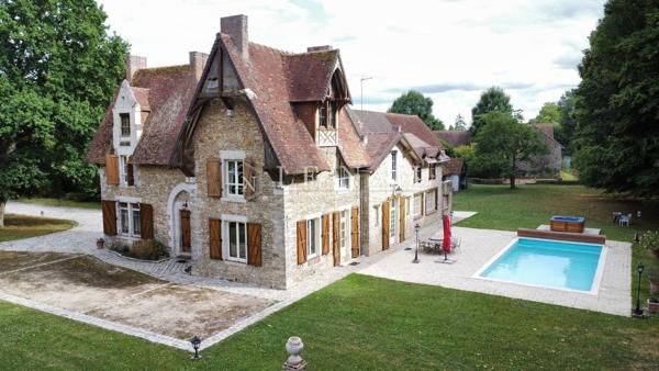 Manoir du XIXe siècle et son parc paysager de 2,45 ha en Seine-et-Marne