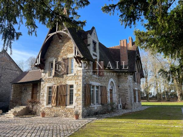 Manoir du XIXe siècle et son parc paysager de 2,45 ha en Seine-et-Marne