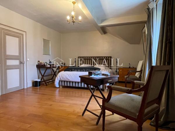 Manoir du XIXe siècle et son parc paysager de 2,45 ha en Seine-et-Marne