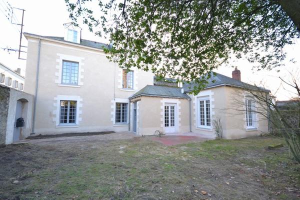 Location maison 6 pièce(s) 174 m²