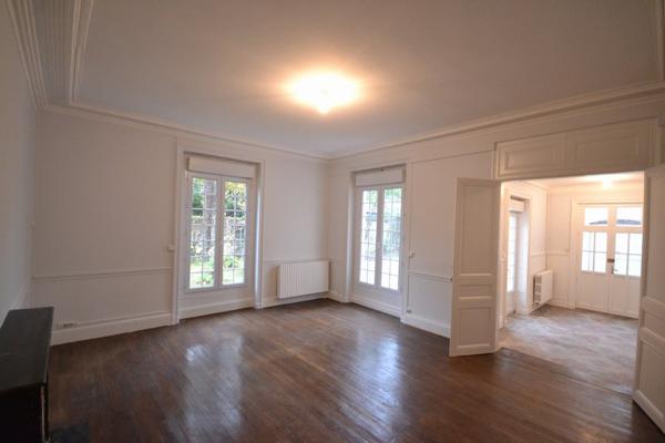 Location maison 6 pièce(s) 174 m²