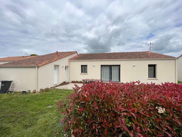 MAISON PLAIN PIED 3 CHAMBRES LA CHAPELLE BASSE MER PROCHE BOURG