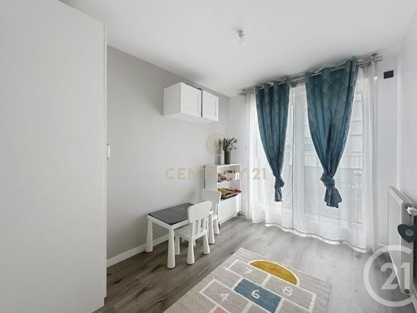 Appartement F4 à vendre  4 pièces - 76,74 m2 NEUILLY SUR MARNE - 93