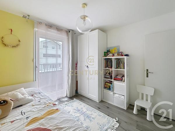 Appartement F4 à vendre  4 pièces - 76,74 m2 NEUILLY SUR MARNE - 93