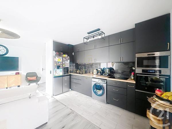 Appartement F4 à vendre  4 pièces - 76,74 m2 NEUILLY SUR MARNE - 93