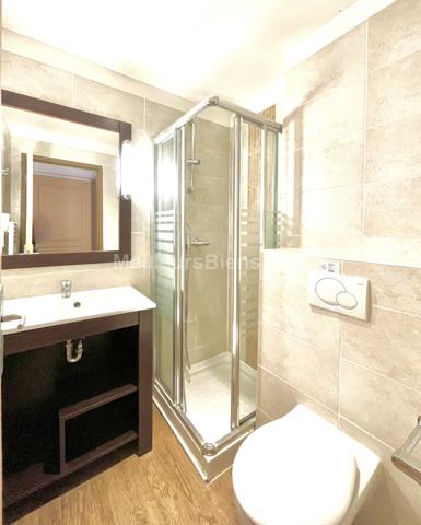 PORT FREJUS- grand T3 70m2 avec loggia dans résidence privée avec piscine à 20 m de la plage !