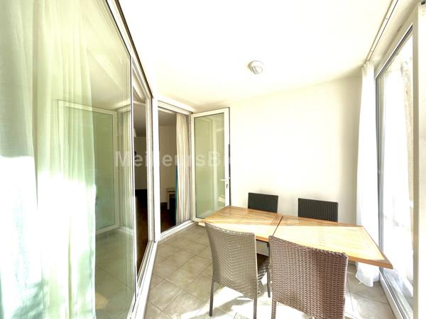 PORT FREJUS- grand T3 70m2 avec loggia dans résidence privée avec piscine à 20 m de la plage !