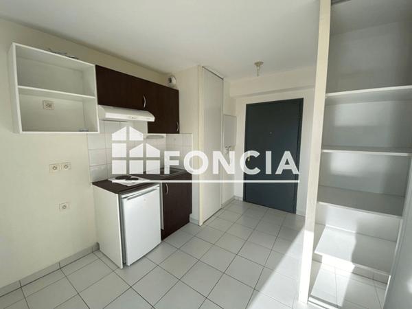 Location Studio 22.9 m² - 70 RUE LAPEYRERE Orthez 64300