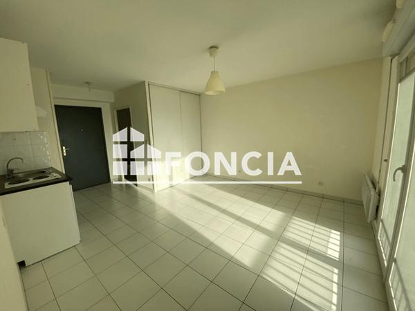 Location Studio 22.9 m² - 70 RUE LAPEYRERE Orthez 64300