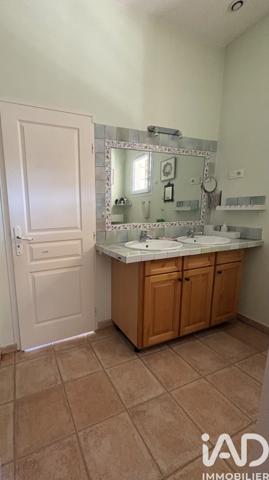 Maison à vendre 5 pièces 133 m² Saint-Cyr-sur-Mer