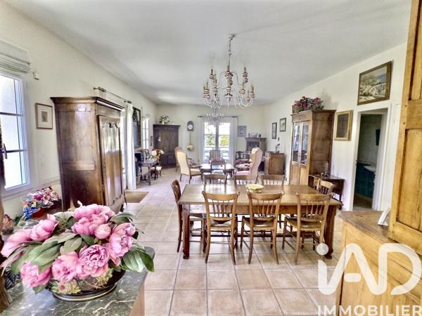 Maison à vendre 5 pièces 133 m² Saint-Cyr-sur-Mer
