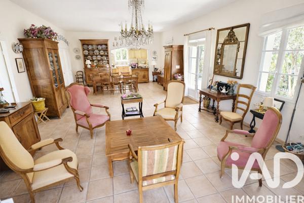 Maison à vendre 5 pièces 133 m² Saint-Cyr-sur-Mer