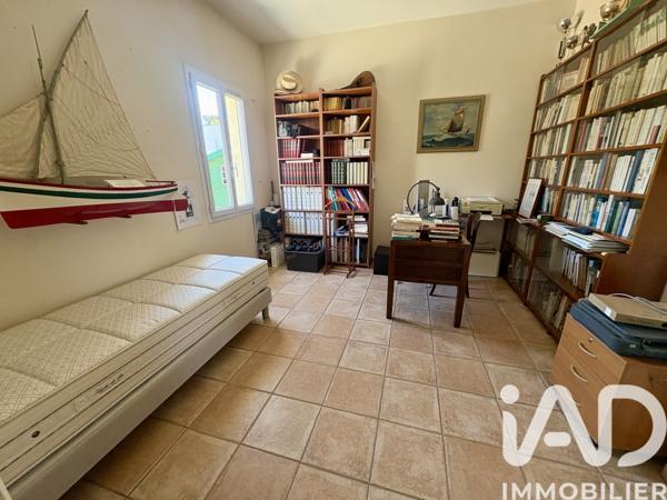 Maison à vendre 5 pièces 133 m² Saint-Cyr-sur-Mer