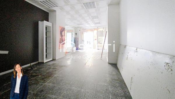 LOCAL COMMERCIAL  AVEC APPARTEMENT CENTRE VILLE BEZIERS