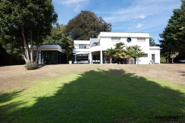 Vente Maison 315m2 - 5 chambre(s) - Croix, Parc Barbieux • Réf. VM29521