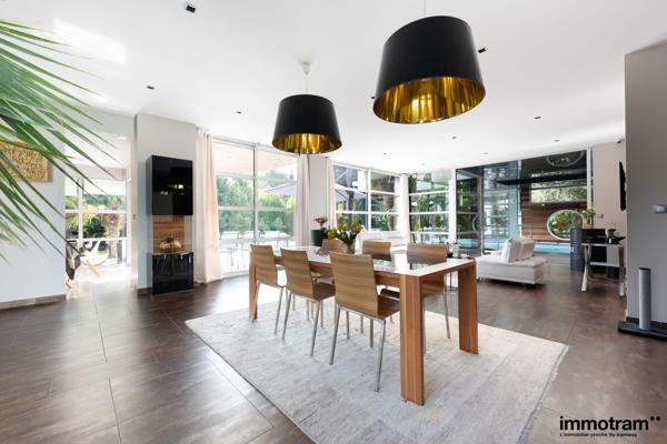 Vente Maison 315m2 - 5 chambre(s) - Croix, Parc Barbieux • Réf. VM29521