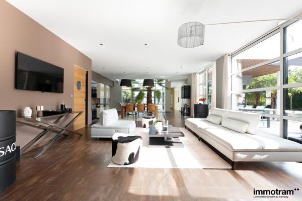 Vente Maison 315m2 - 5 chambre(s) - Croix, Parc Barbieux • Réf. VM29521