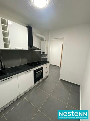 Appartement Vaulx En Velin 3 pièce(s) au sein d'une copropriété arborée avec une cave et grand parking collectif