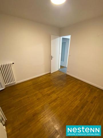 Appartement Vaulx En Velin 3 pièce(s) au sein d'une copropriété arborée avec une cave et grand parking collectif