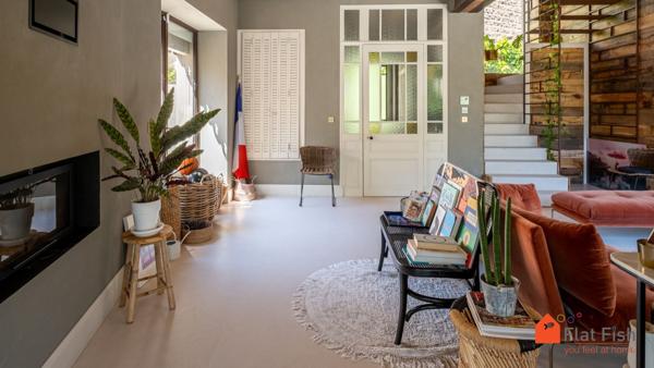 Maison familiale rénovée 230 m² – 4 chambres – Suite au RDC – Centre Chaponost