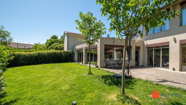 Maison familiale rénovée 230 m² – 4 chambres – Suite au RDC – Centre Chaponost