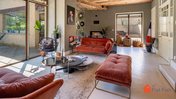 Maison familiale rénovée 230 m² – 4 chambres – Suite au RDC – Centre Chaponost