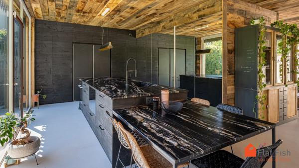 Maison familiale rénovée 230 m² – 4 chambres – Suite au RDC – Centre Chaponost