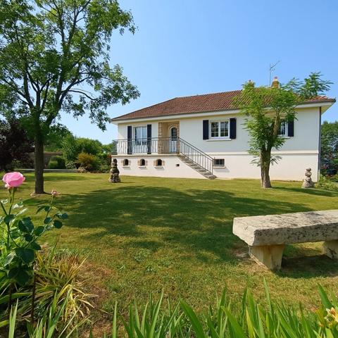 Maison à SAINT MAIXENT L'ECOLE (79) 🏡 À vendre – Maison familiale avec potentiel indépendant sur vaste terrain !