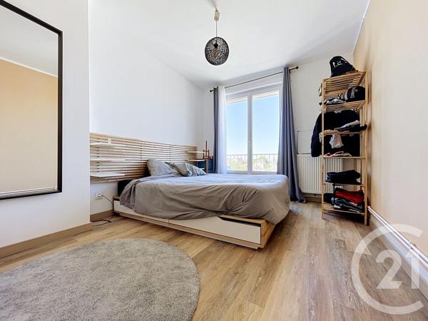 Appartement F3 à vendre  3 pièces - 53 m 2   GUERET  - 23