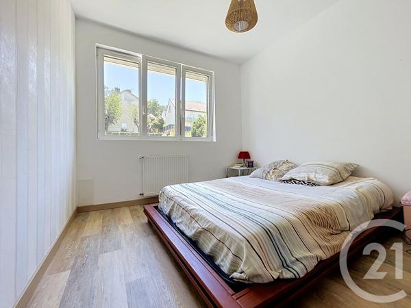 Appartement F3 à vendre  3 pièces - 53 m 2   GUERET  - 23