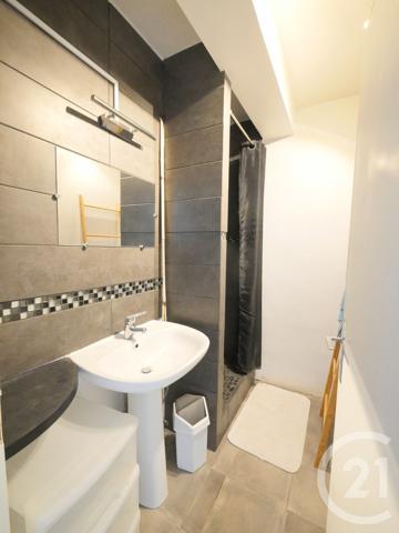 Appartement F3 à vendre  3 pièces - 53 m 2   GUERET  - 23