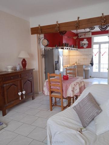 PLEIN CENTRE DE BERGERAC  COQUETTE MAISON 2 CH TERRAIN