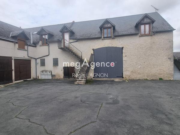 Loft/atelier/surface à Blois, 41000 - 1 pièce 170m²