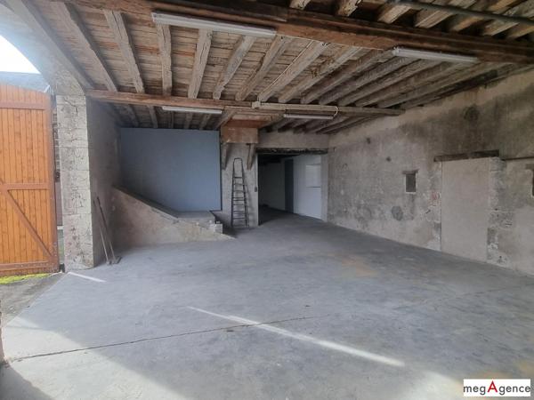 Loft/atelier/surface à Blois, 41000 - 1 pièce 170m²