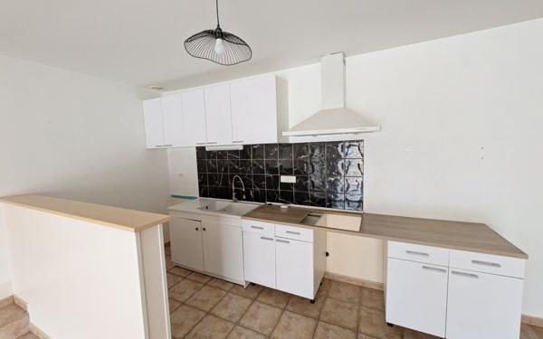 Maison à vendre    4 pièces •  Saint-Saturnin-lès-Avignon