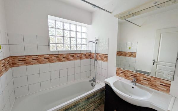 Maison à vendre    4 pièces •  Saint-Saturnin-lès-Avignon