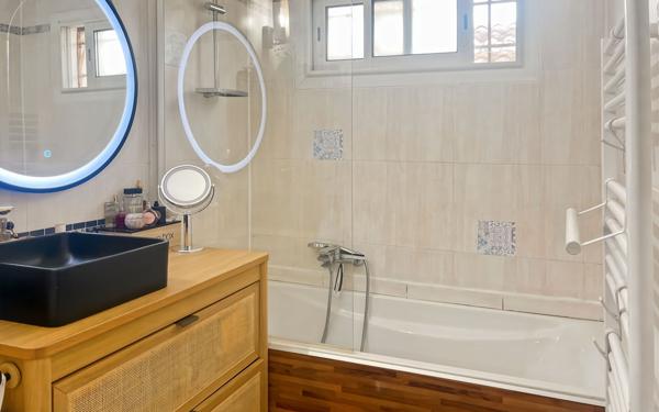 Maison à vendre    5 pièces •  Marseillan