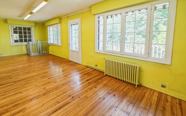 Maison à vendre    8 pièces •  Nègrepelisse