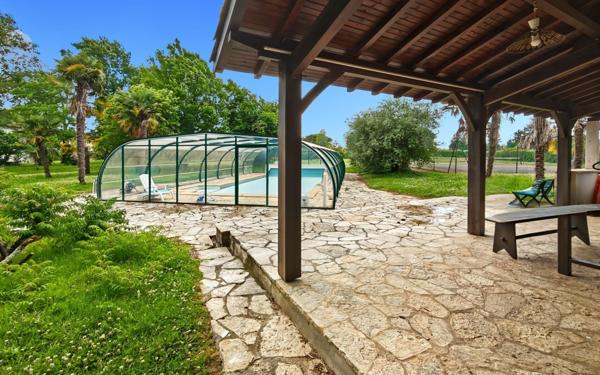 Maison à vendre    8 pièces •  Nègrepelisse