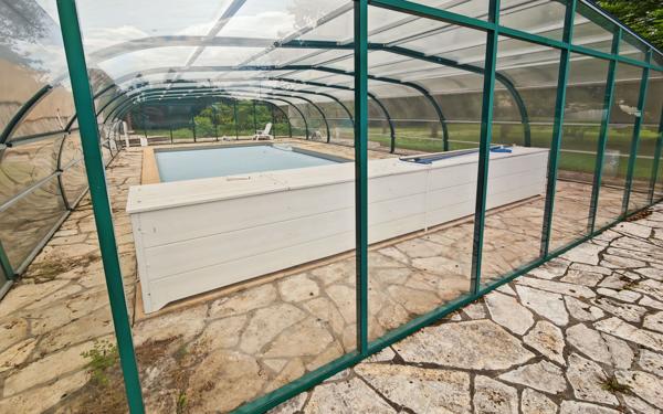 Maison à vendre    8 pièces •  Nègrepelisse