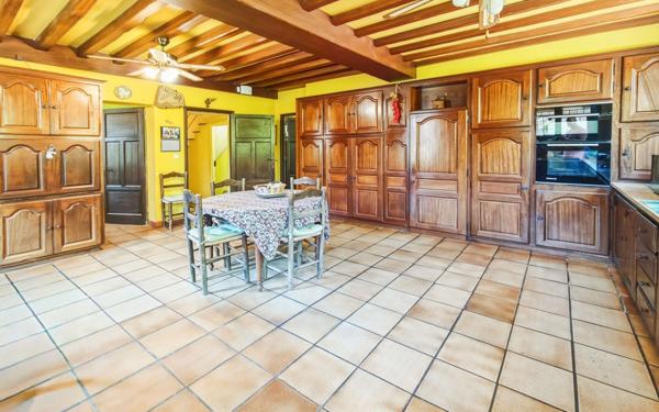 Maison à vendre    8 pièces •  Nègrepelisse