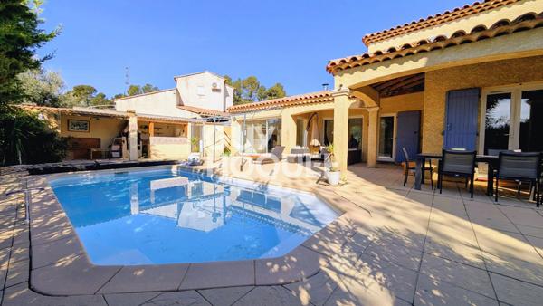 MAISON À VENDRE DE 6 PIÈCES DE 170,00 M²