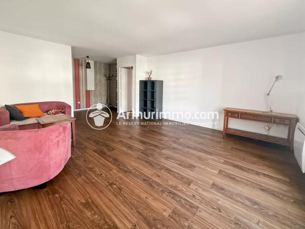 Vente                                                      Appartement
                        
                     2 pièces                      52 m2                     à Soisy-sur-Seine