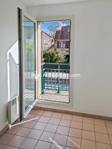 Vente                                                      Appartement
                        
                     2 pièces                      52 m2                     à Soisy-sur-Seine