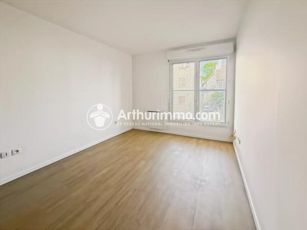 Vente                                                      Appartement
                        
                     2 pièces                      52 m2                     à Soisy-sur-Seine