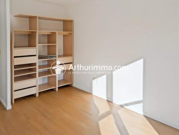Vente                                                      Appartement
                        
                     2 pièces                      52 m2                     à Soisy-sur-Seine