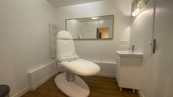 Local professionnel de 103m2 - Proche Ligne 14 à Clichy